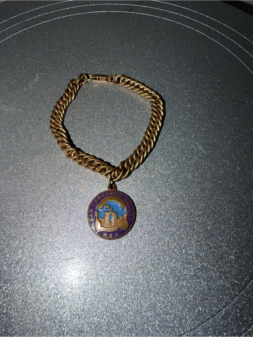 VTG enamel charm with gold toe bracelet, the neck, San Francisco Valley, WBA